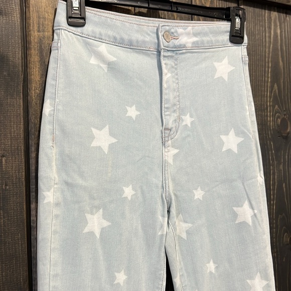 Cello High Rise Skinny Flare Jeans 3 NWT Star Print Light Wash Boho Graphic Raw - Picture 2 of 10